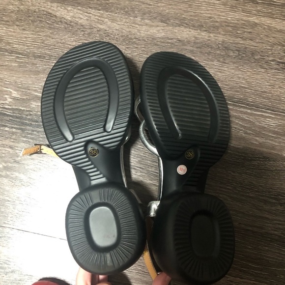 Silver Metallic Chunky Platform Heels Ankle Strap Sandals Size 7.5 - Picture 7 of 7